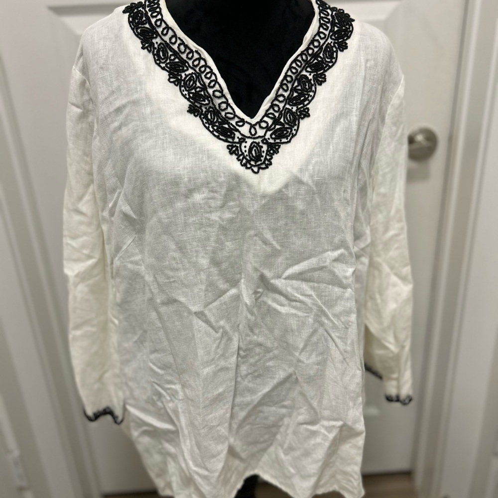 Laura Ashley Woman White Tunic Blouse with Black Beading 2X 100% Linen